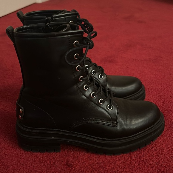 STEVE MADDEN COMBAT BOOTS - Picture 1 of 8